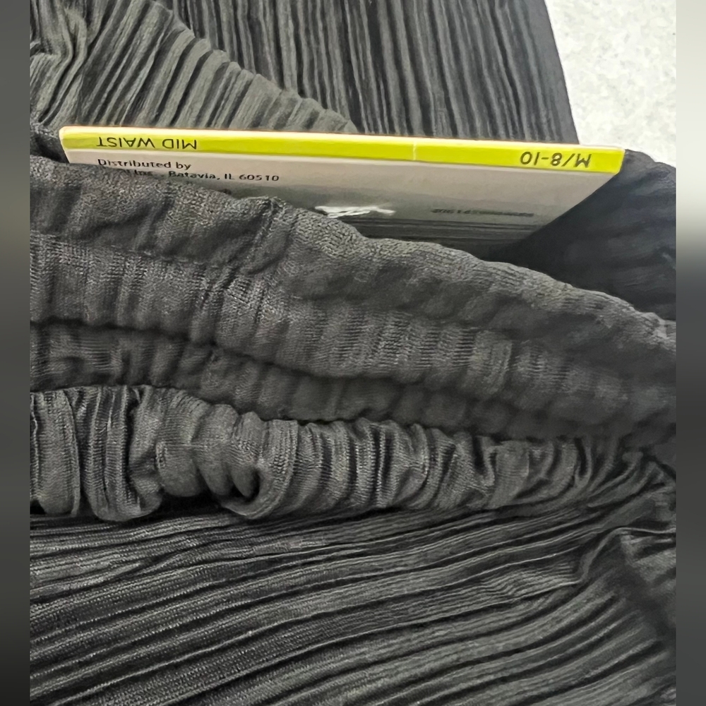 Black Ladies Micro Pleated Pants - Picture 5 of 6